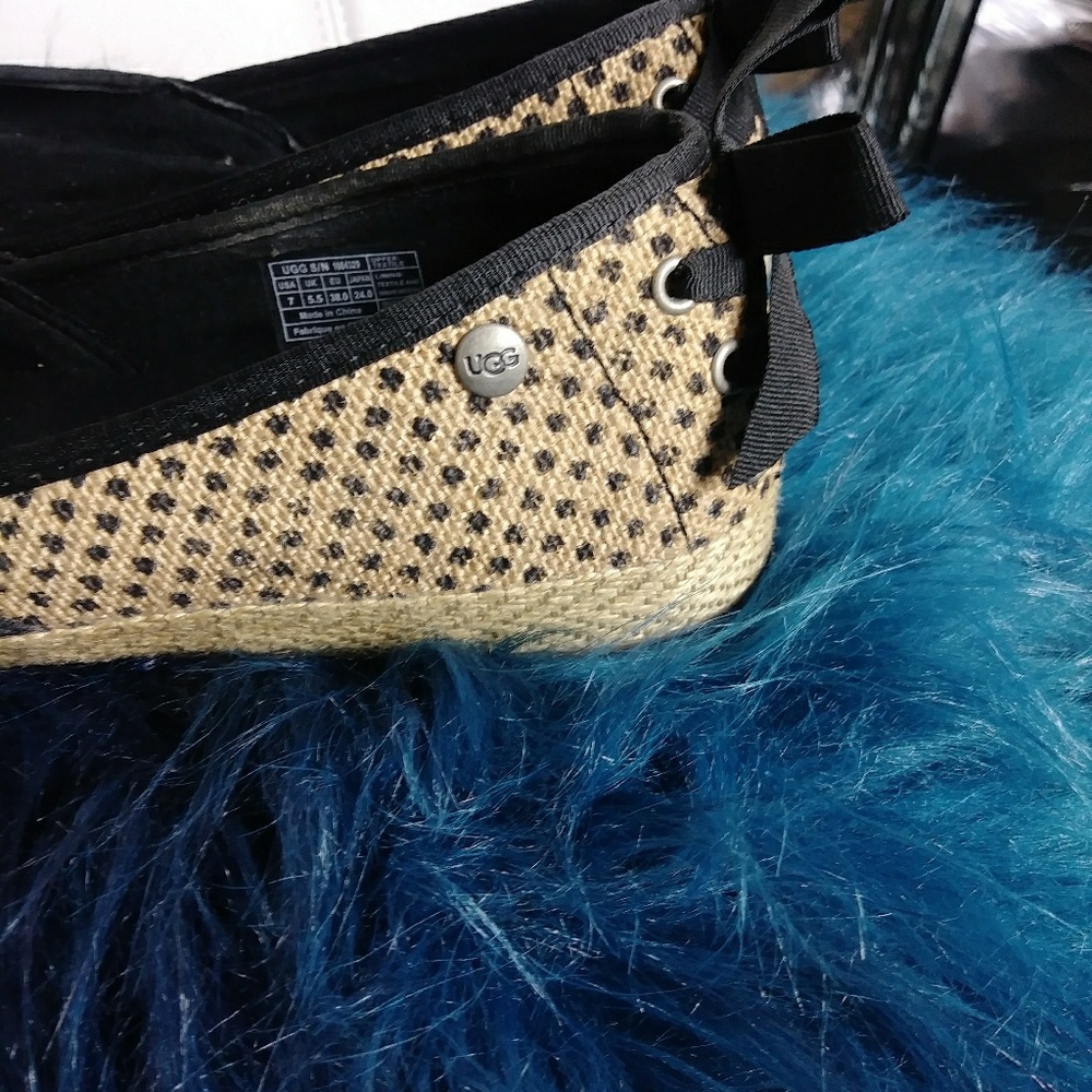 Sold Ugg cute Burlap  slip on Flats - Picture 7 of 8
